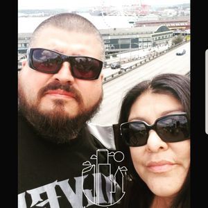 Meet your Posher, Gloria